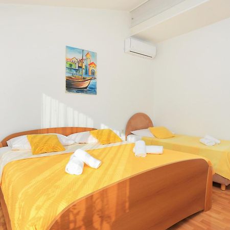 Apartments And Rooms With Parking Space Kastel Stafilic, Kastela - 18673 Zimmer foto
